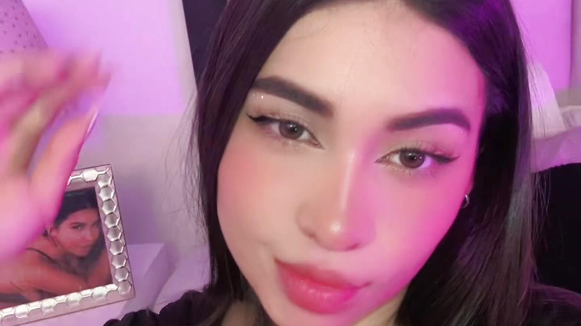 bb93ef25c43642bdb1a2217fee695d85 - video by SussyFox cam model