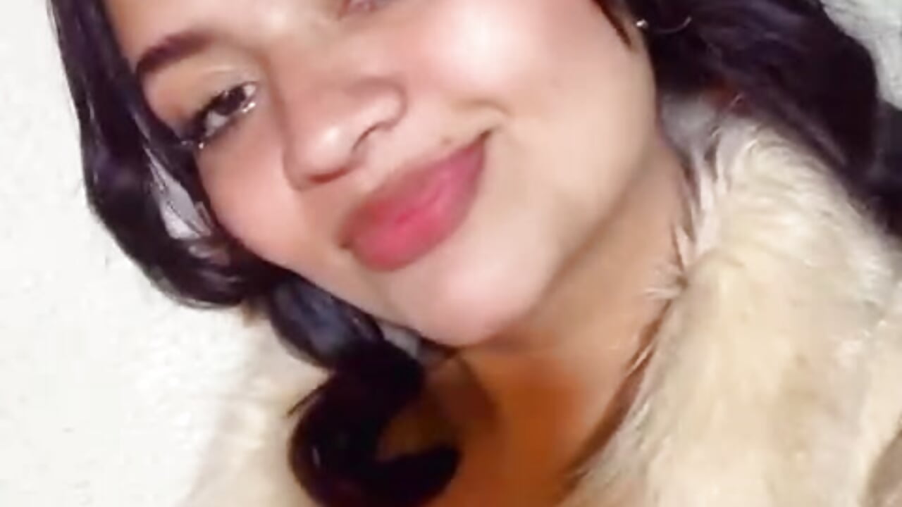 🌸 – video modela na kameri AsiaKnight_