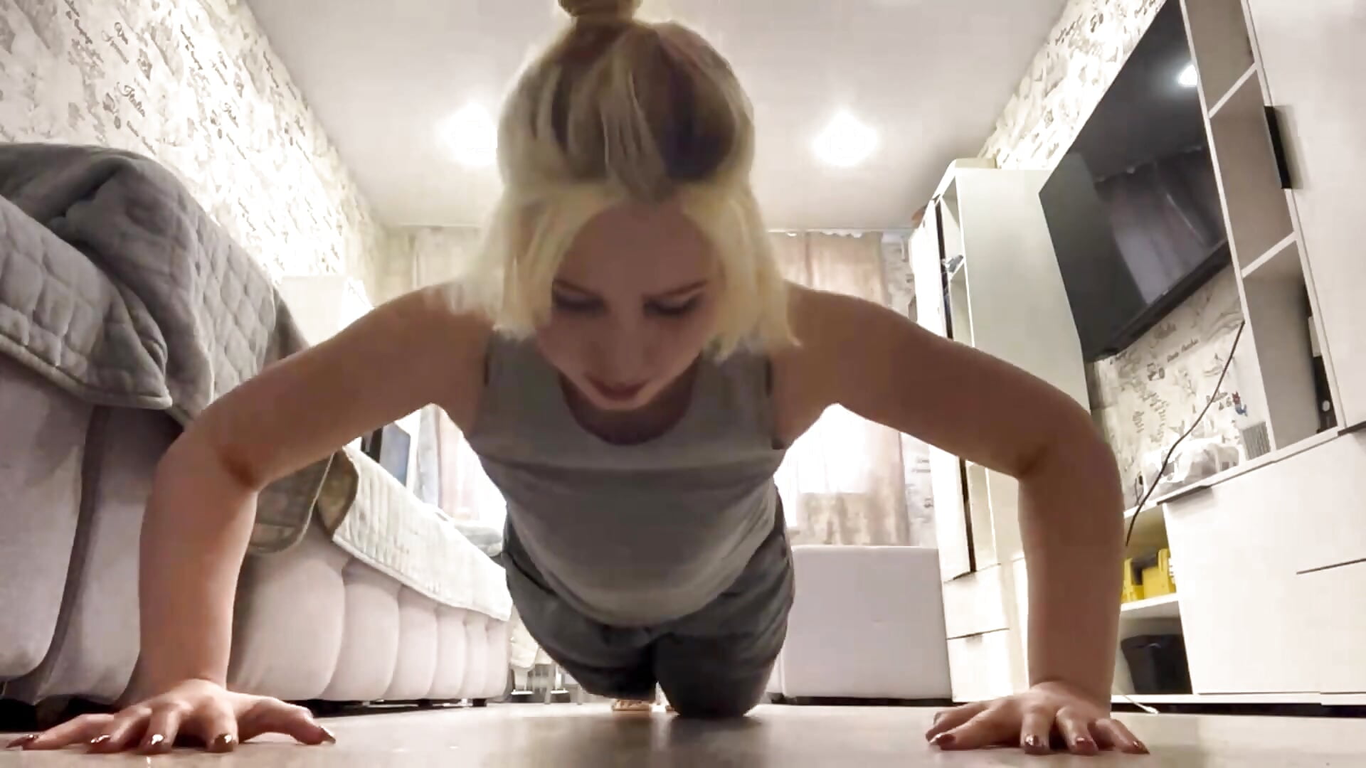 🏋️‍♀️A short version of warm-ups🏋️‍♀️ - video av ProMilly cam-modell