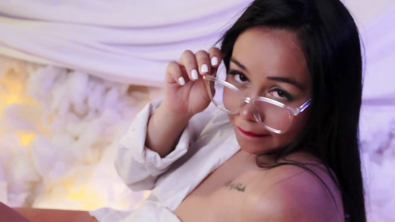 white angel for you - video by amy_noa cam model