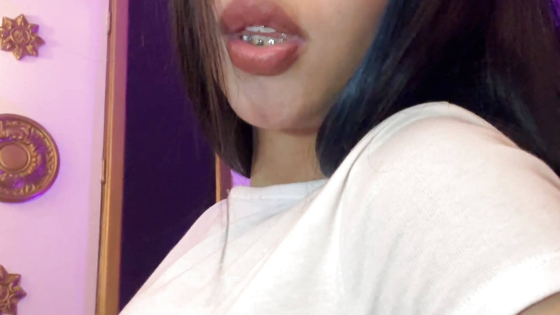 “I'm not a distraction, I'm the problem.” - video od modelky/modela LiaLovet