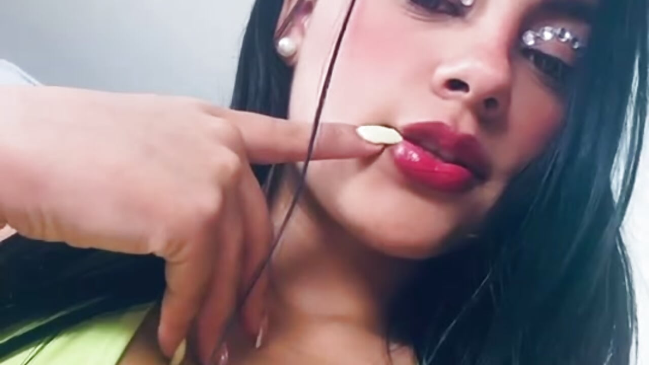 your princess always - video by Hilaryportman cam model