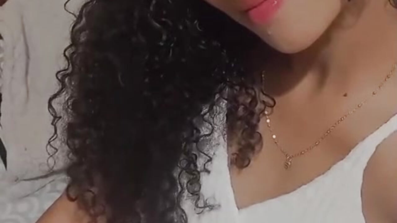 WhatsApp Video 2026-02-21 at 1,32,51 AM - video của người mẫu cam xyra_veln_s