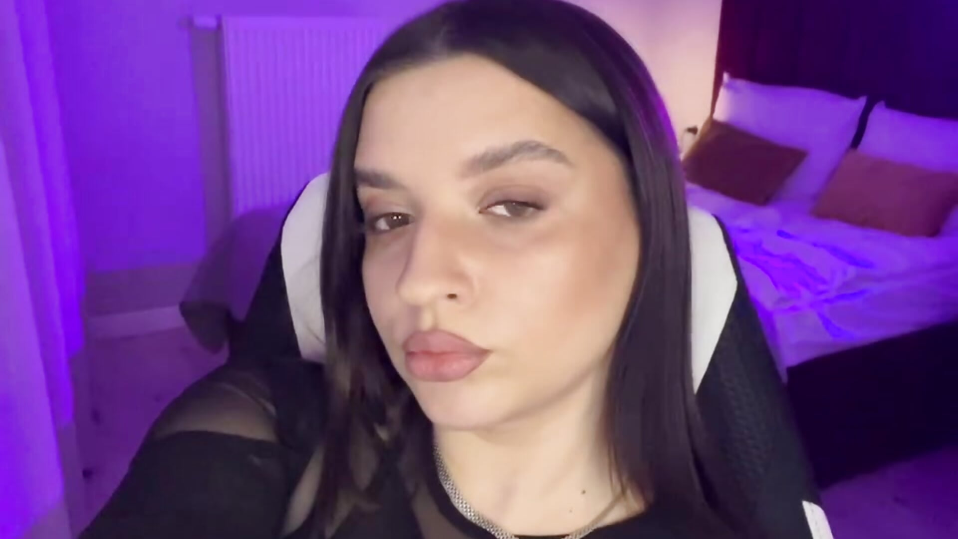 hi hi :) - video by kirastorm_ cam model