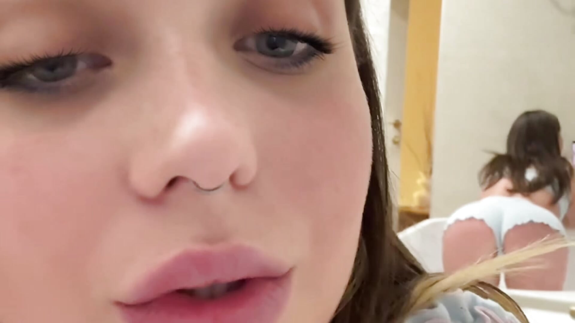 VID_20251118191928780 – video modela na kameri JuliaGraceOF