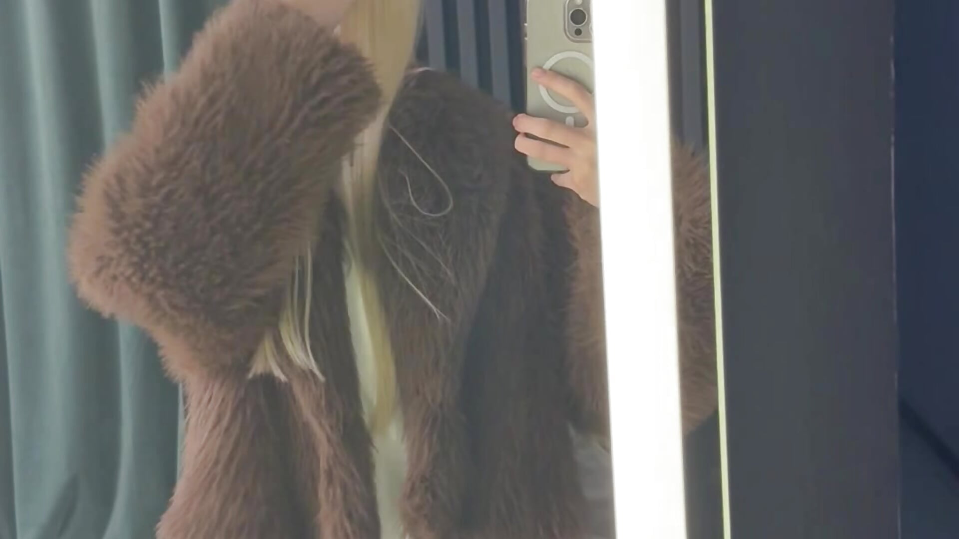 IMG_9520 – video od webkamerové modelky barbieemi0