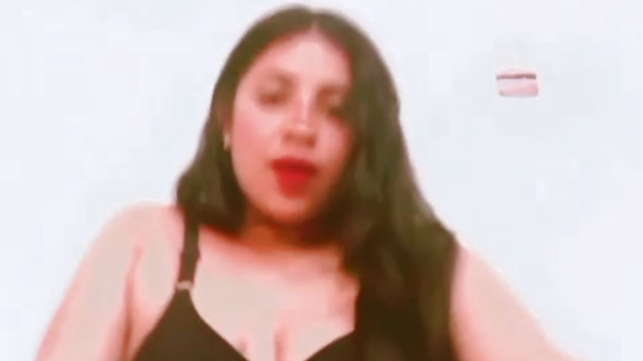 8 - vídeo de la modelo de cam Eskarly_Goldenst