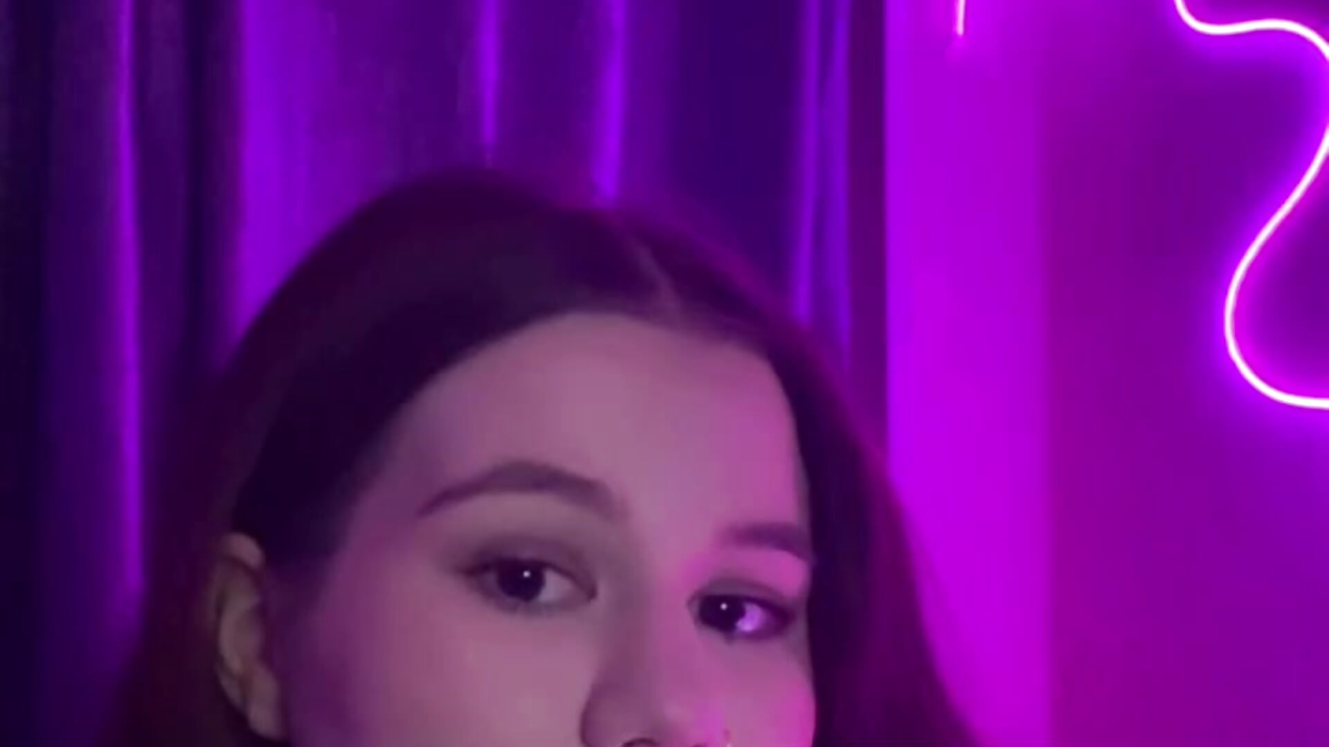 It's me💫– ThedaAlvarran kameramodell videója