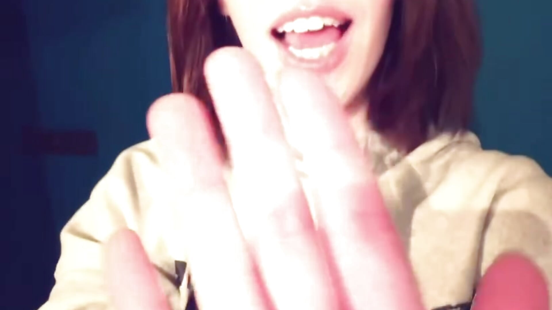 Me :3 - відео від вебкаммоделі WanetaTushoski