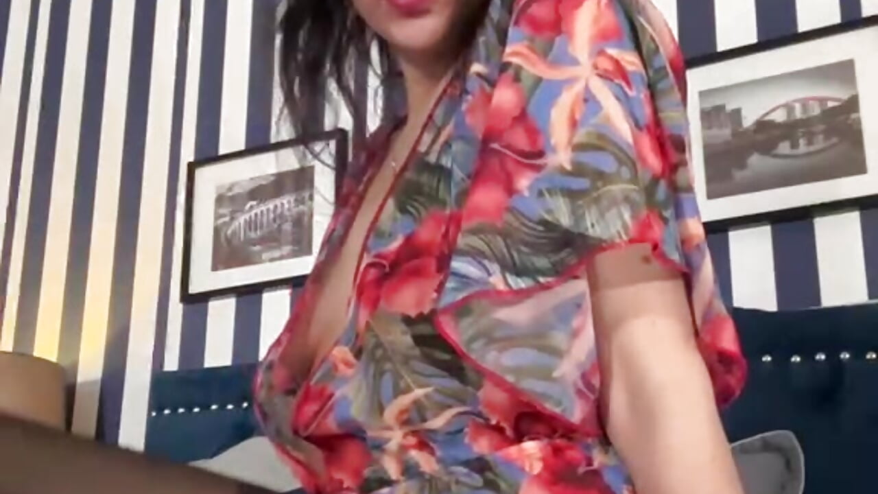 loves, I'm waiting for you to have fun for a while 🍒 - video oleh model kamera Lilith_Naugthy
