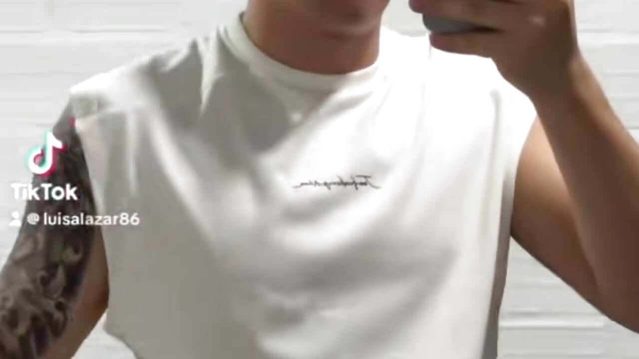 v09044g40000d2p5s2fog65qaj6vdl80 - vídeo de _lucho__ modelo de câmara