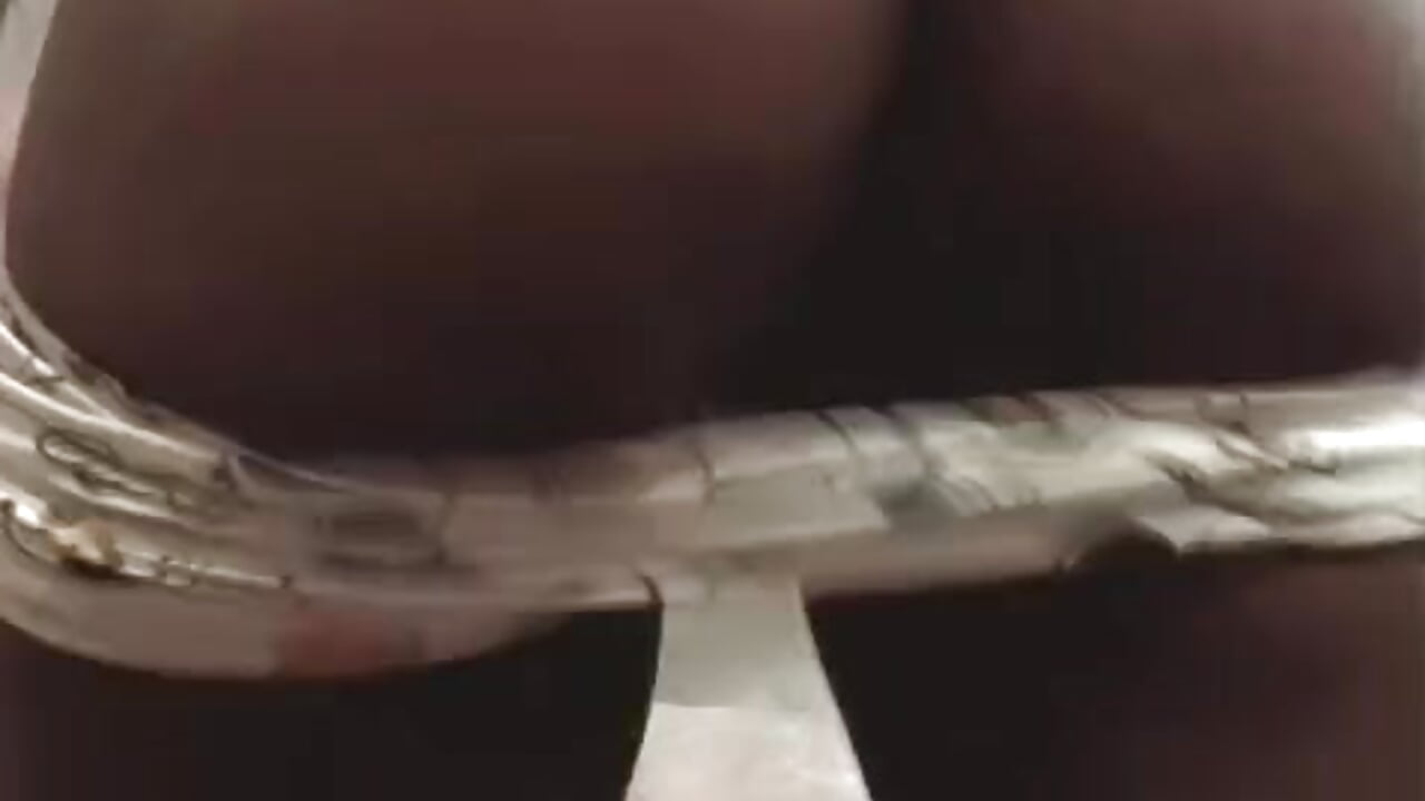 sexy ass🍑🔥 - วิดีโอโดย leyla_brown1 โมเดลแคม