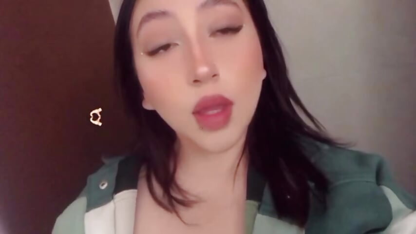 WhatsApp Video 2026-02-03 at 10,33,52 PM (1) – video od webkamerové modelky Madygp