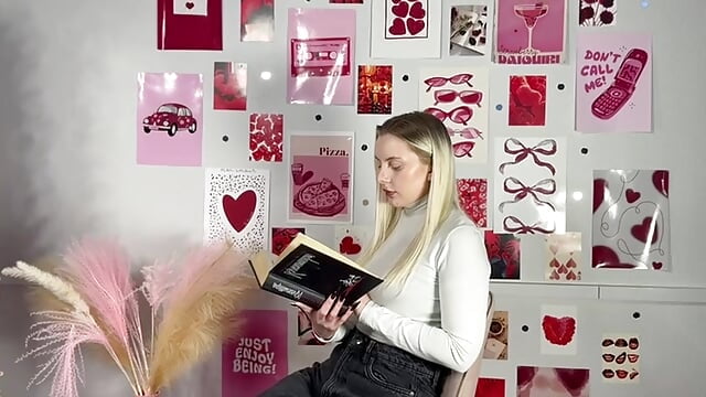 cute? - video by AnikaSeelig cam model