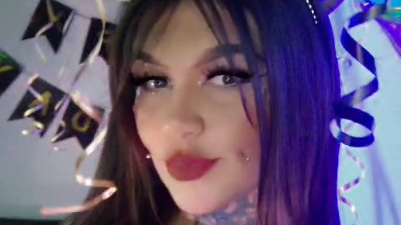 💕HAPPY BIRTHDAY TO ME 💕 – video od webkamerové modelky Zoeee_001