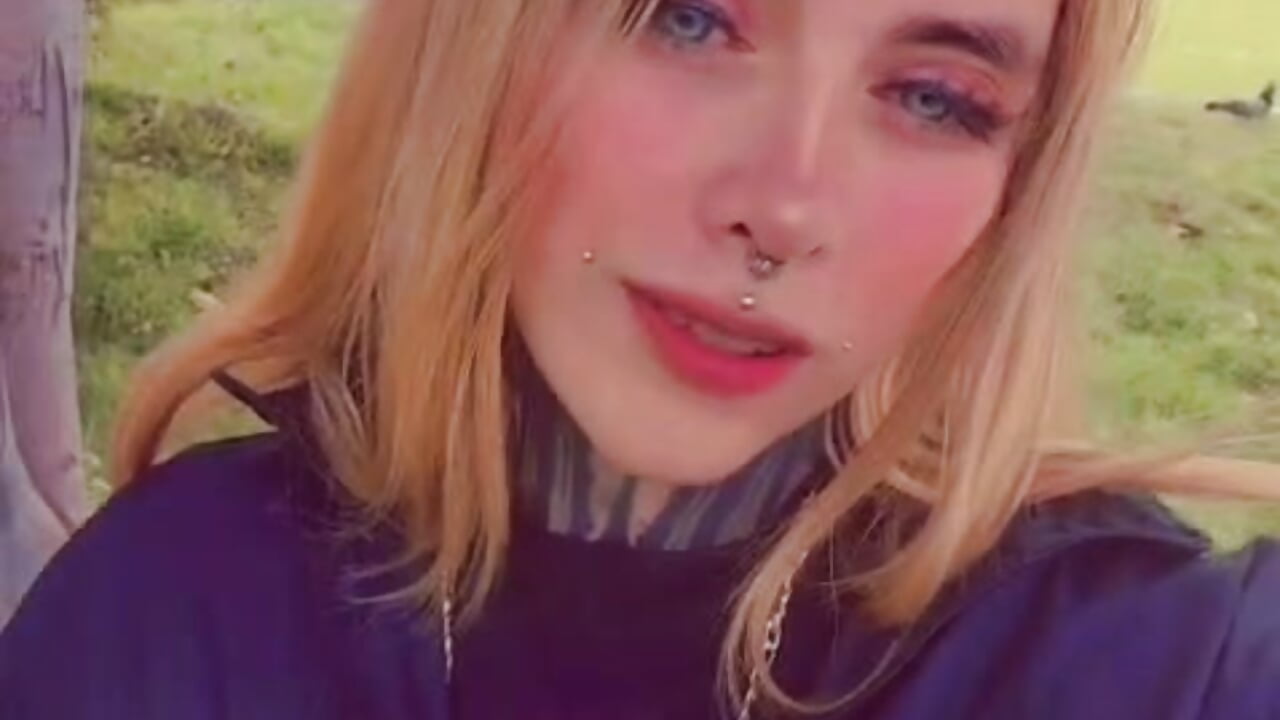 WhatsApp Video 2026-01-31 at 10,31,30 PM – video modela na kameri Dakota_Angell_