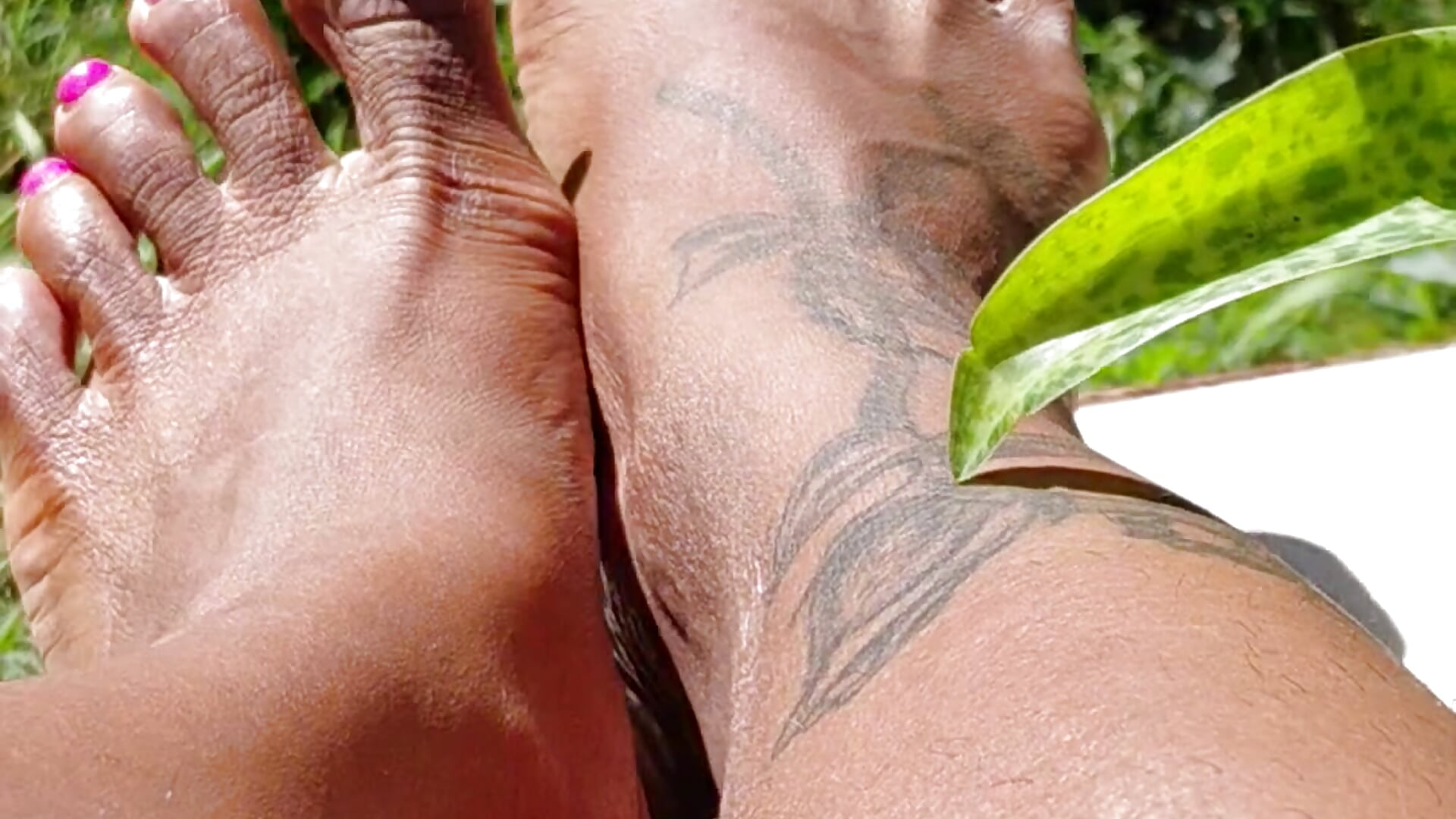 Outdoor Foot Play - vidéo du modèle de showcams BadGyalGem