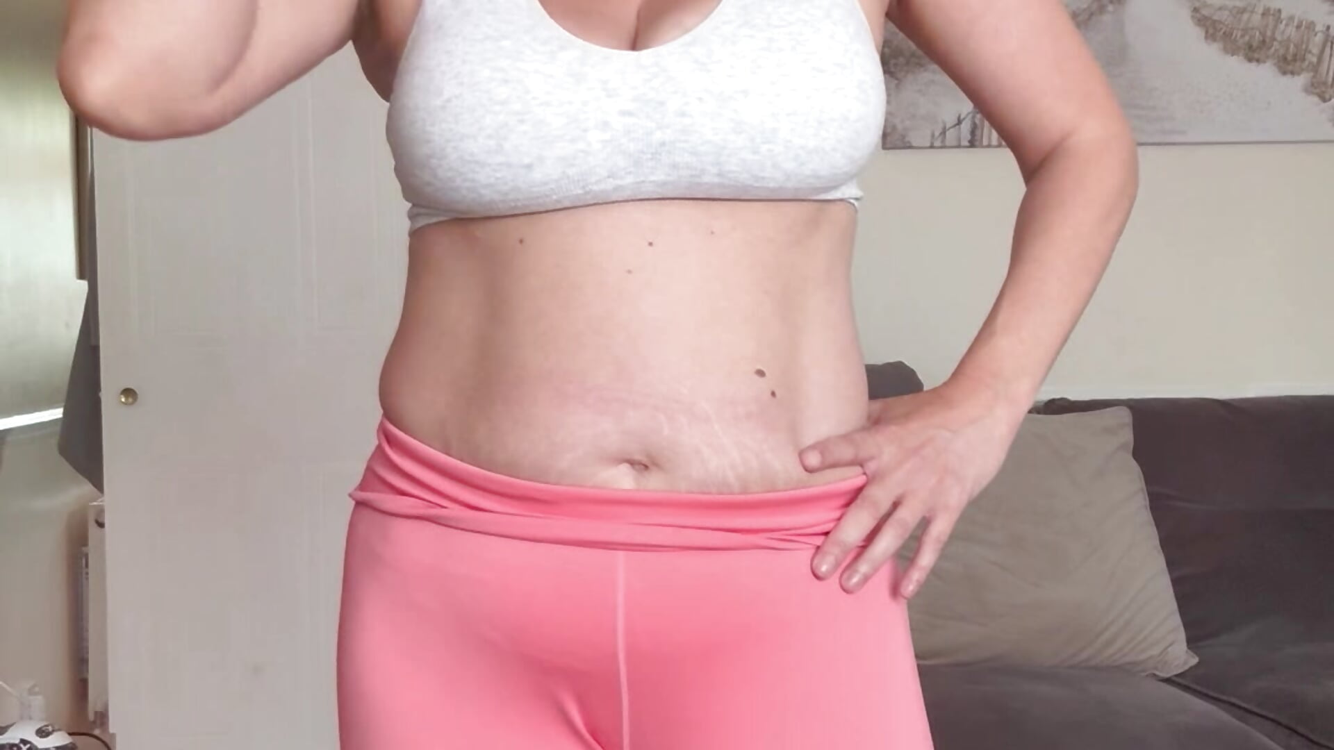 Personal trainer gets booked for a naughty ser*ice😅🤭. Enjoy this video guys , it was fun to make