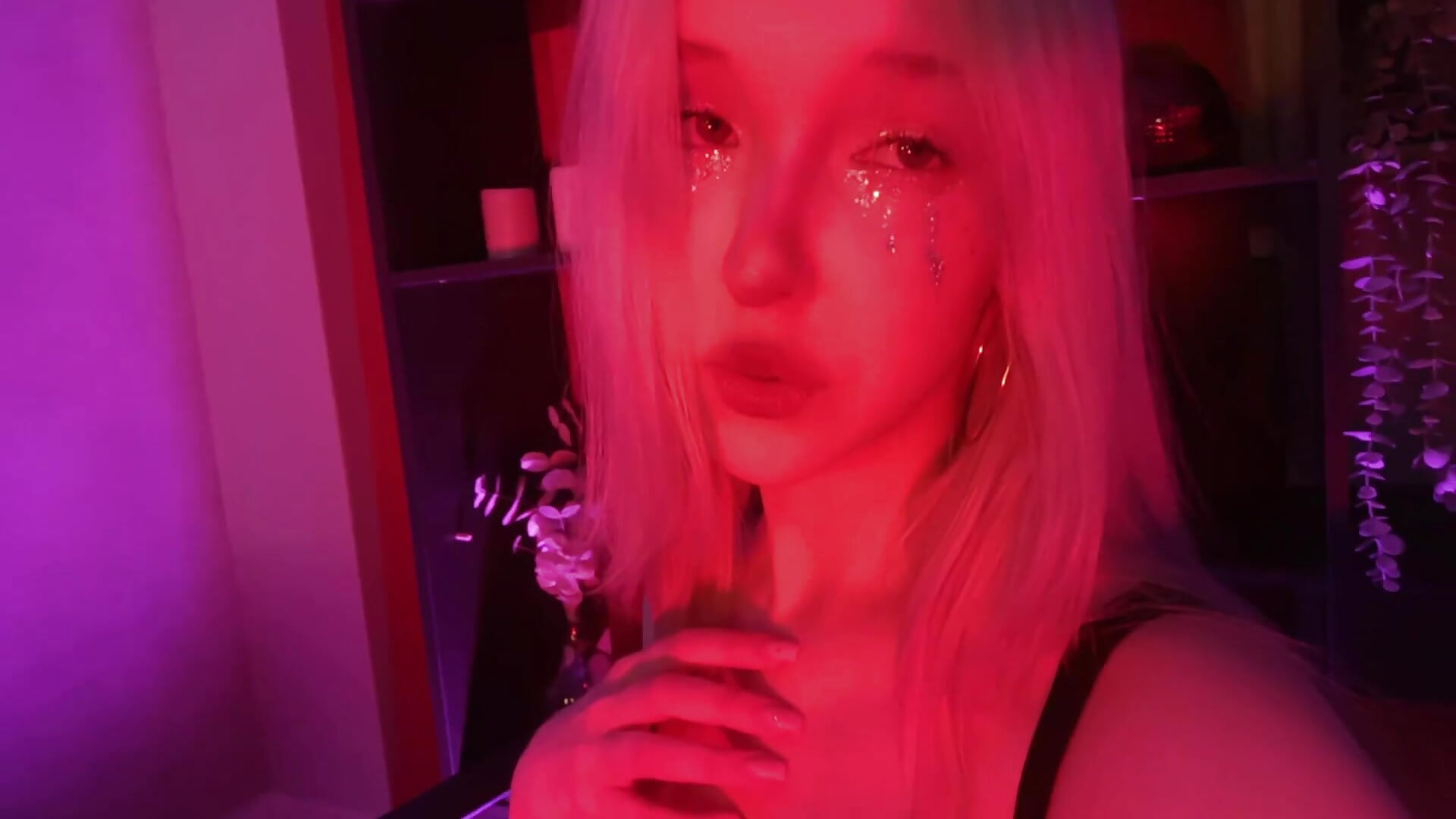 red euphoria – видео вебкам-модели MaoqiBeverly