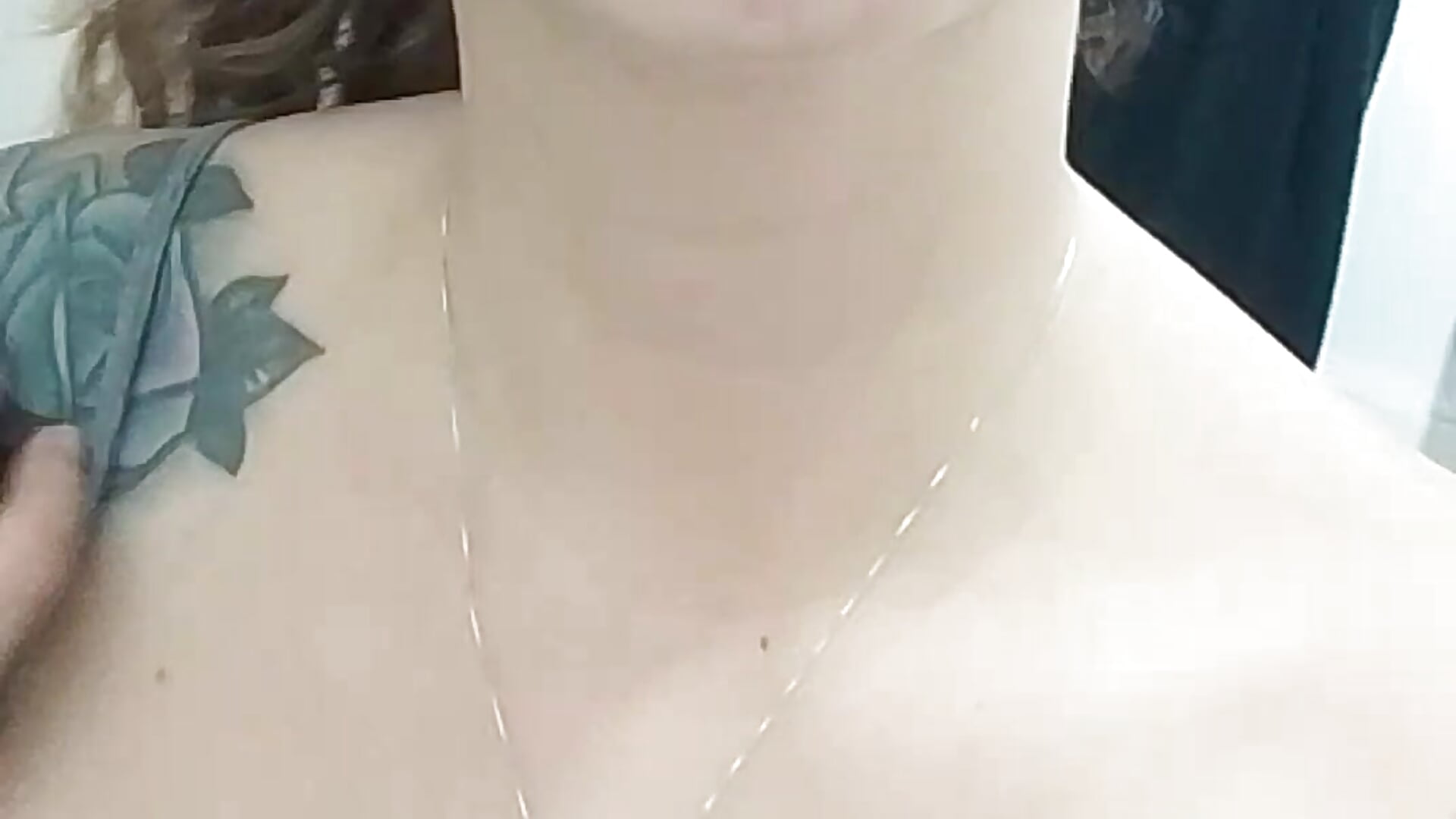 Besito - video by Brendabelucci cam model