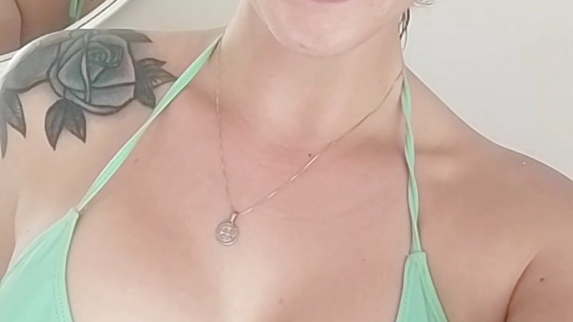Sonríe la vida es hermosa 😘 - video by Brendabelucci cam model