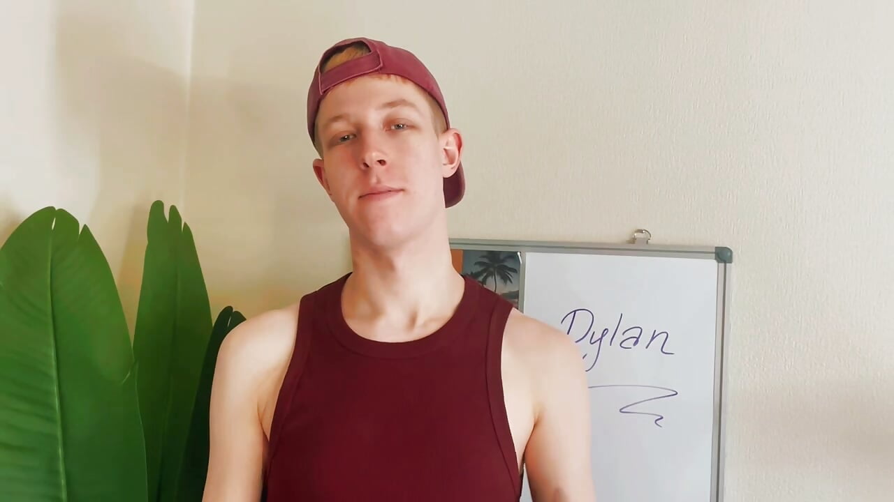 Shy boy 😊 - video của người mẫu cam Dylan_Norton