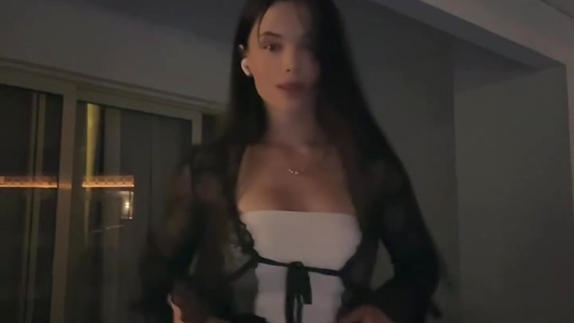 My vibe - vídeo de la modelo de cam TinaScarlet