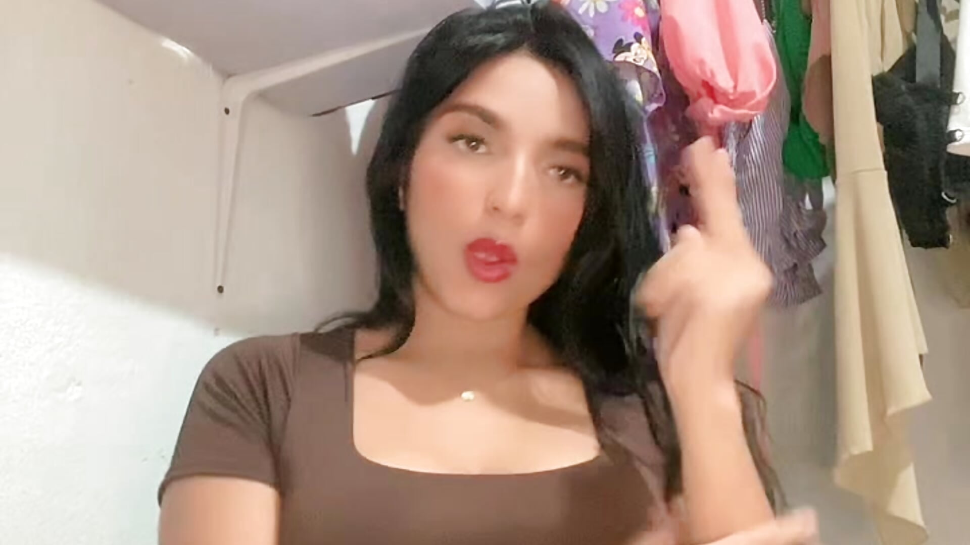 22f041f992e14fd5a73cf6e70fdd7d97 - فيديو من JanyLunaBJ موديل الكام