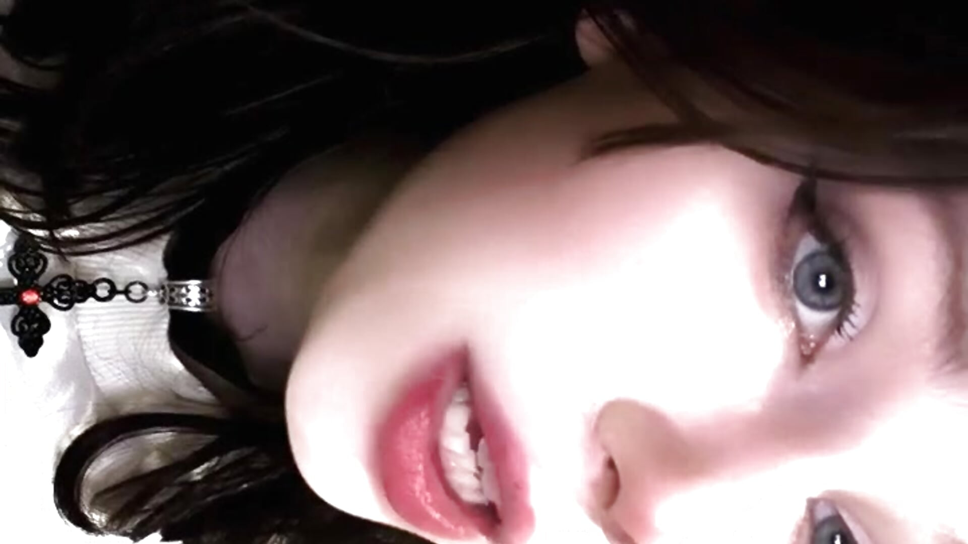 just me <3– NessaV kameramodell videója