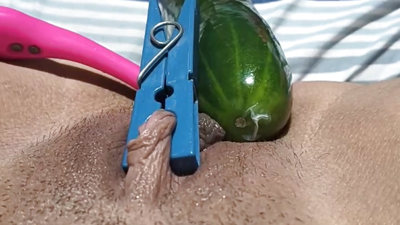 Public Show - Me doy duro con un gran pepino 🥒