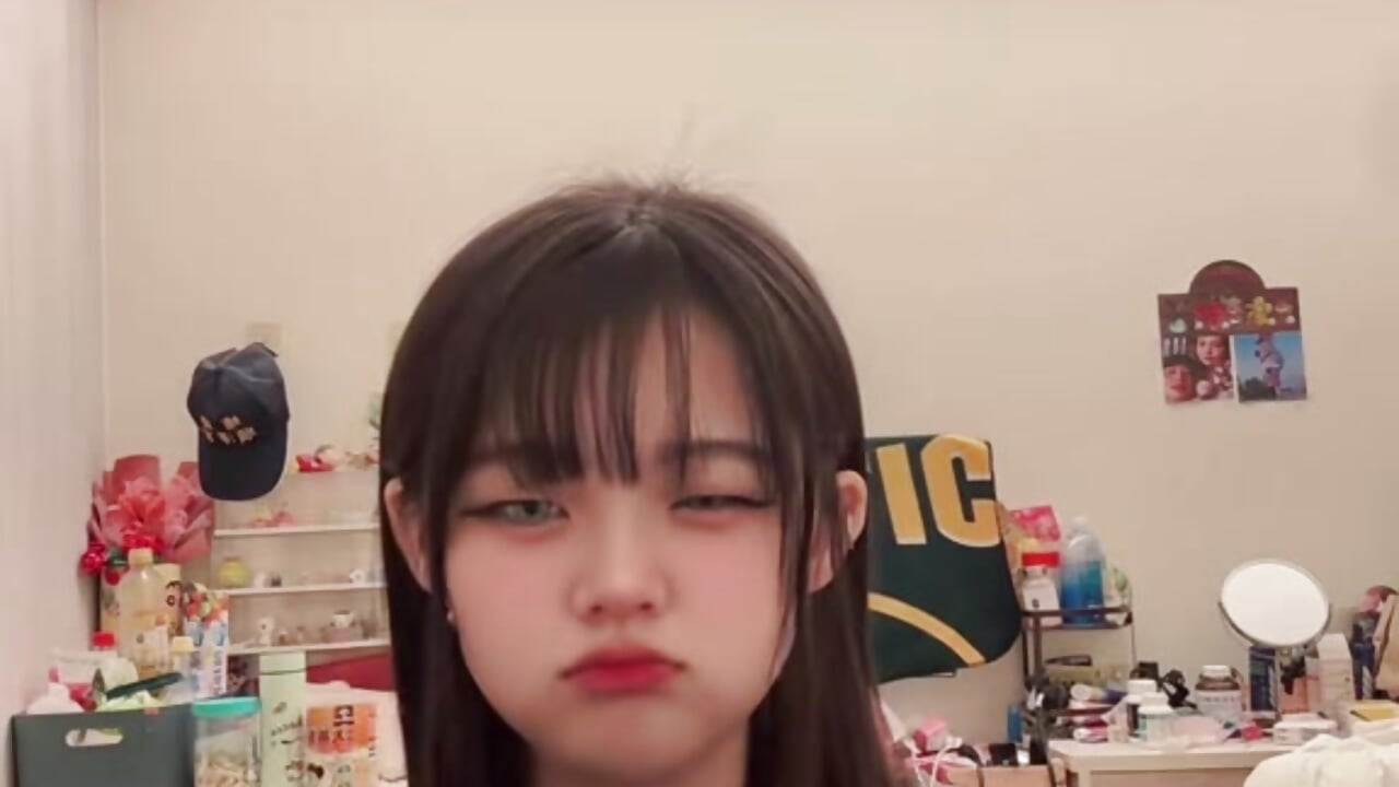 跟我的笨寶貝 With cute cat - วิดีโอโดย NN053 โมเดลแคม