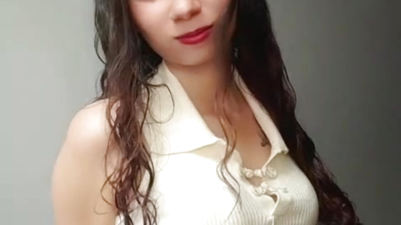 Welcome to this delicious adventure - video alicia-petite kameramallilta