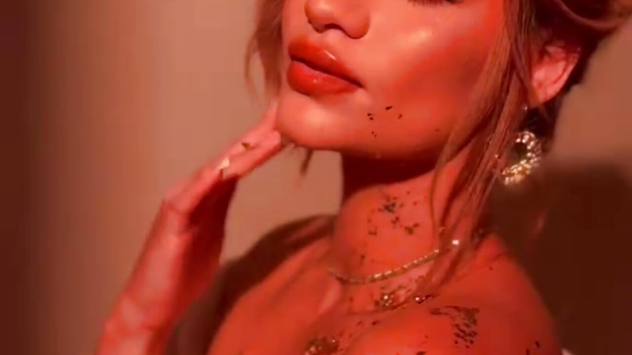 Golden Girl ✨💋 - ক্যাম মডেল KyomiVelvet-এর ভিডিও