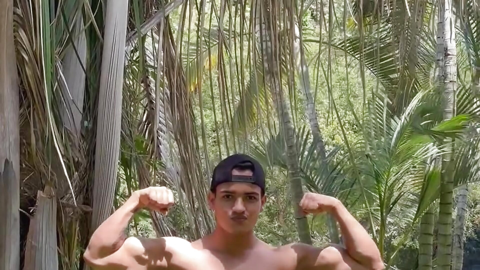 A man who loves nature and nature I invite you to my cup there are you will see the spontaneous - video by jhon_nicolas cam model