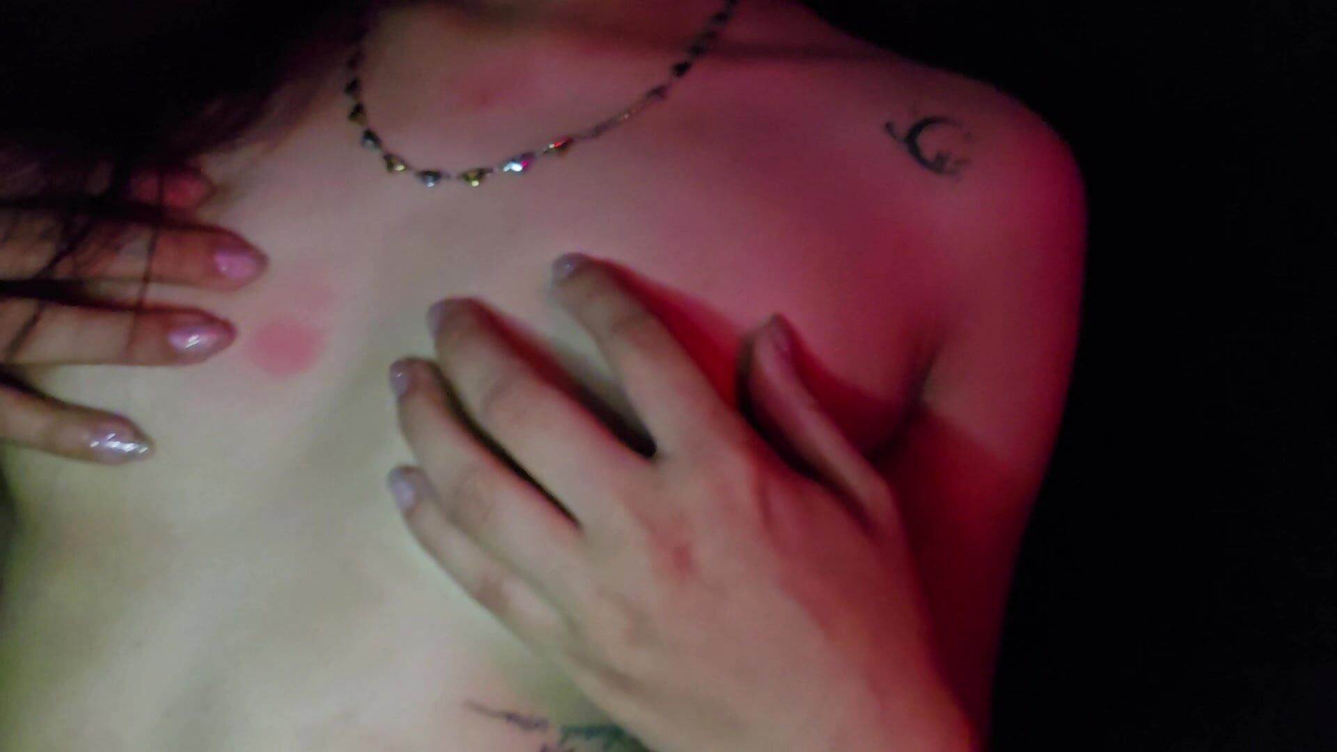 1000861602 – video modela na kameri little78ali