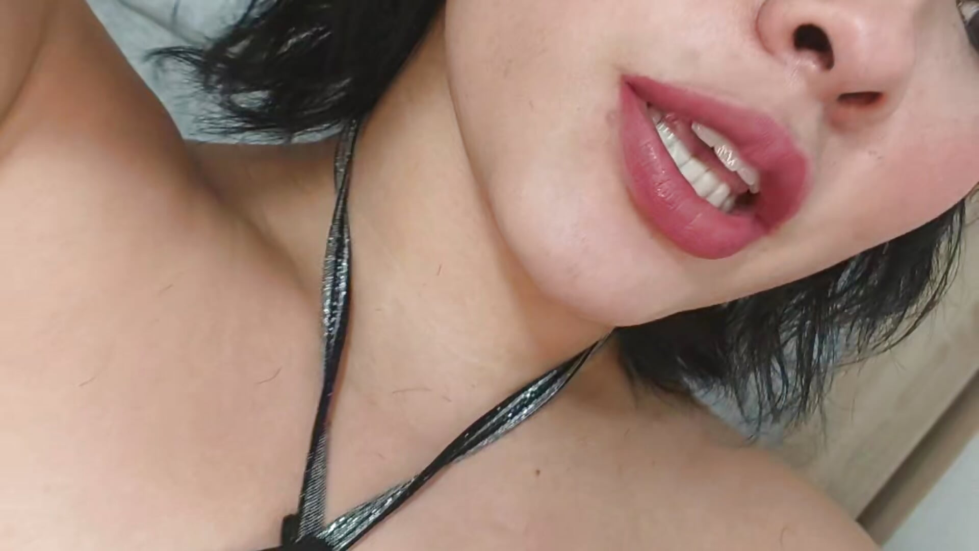 tiktok.com/@zoelove229 — filmik zoe_love18, modela(-lki) na kamerkach