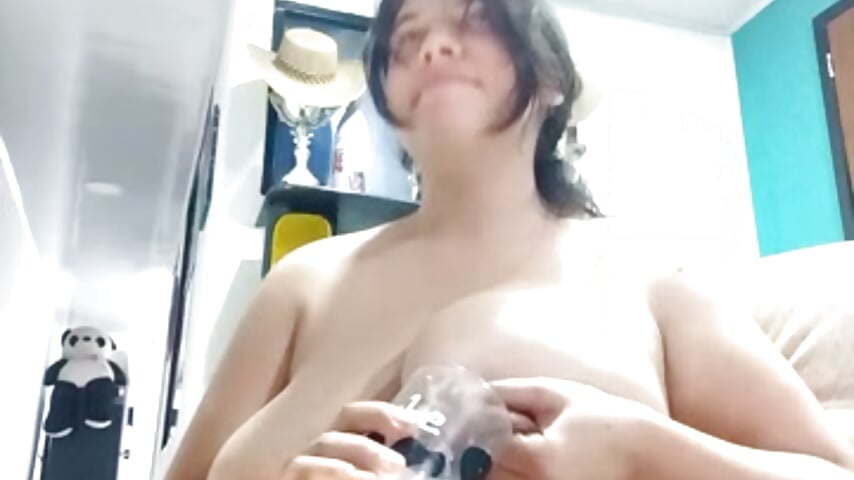 Milk me like one 🐮 - Video von Alice_BigBoobs_Milk Cam-Model