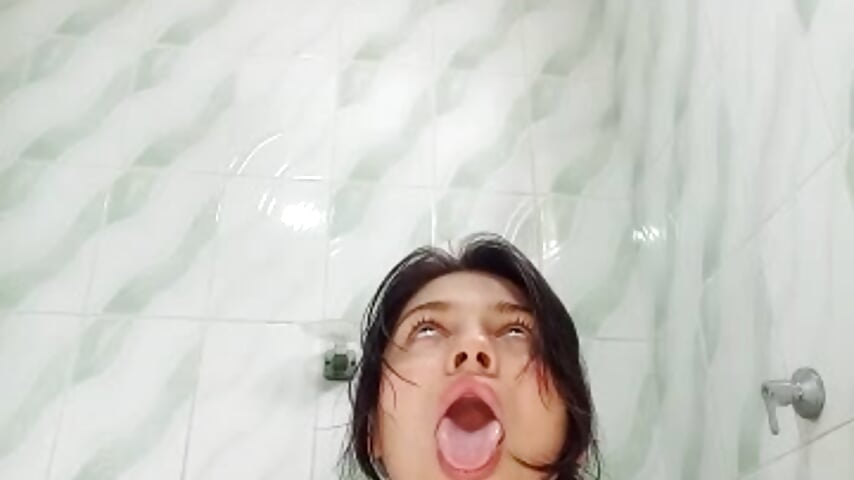 hot shower - Video von Alice_BigBoobs_Milk Cam-Model