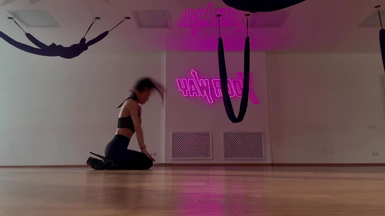 my dance – video af DeliaPesta cam-model