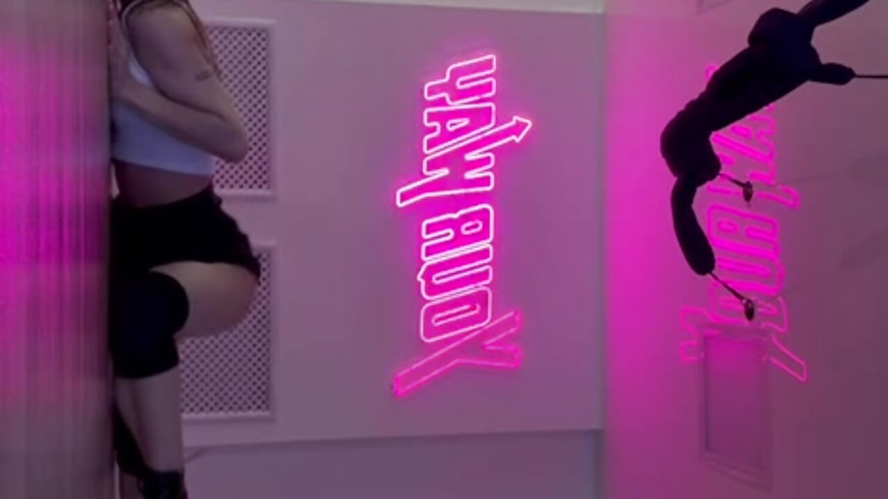 feel my body – video af DeliaPesta cam-model