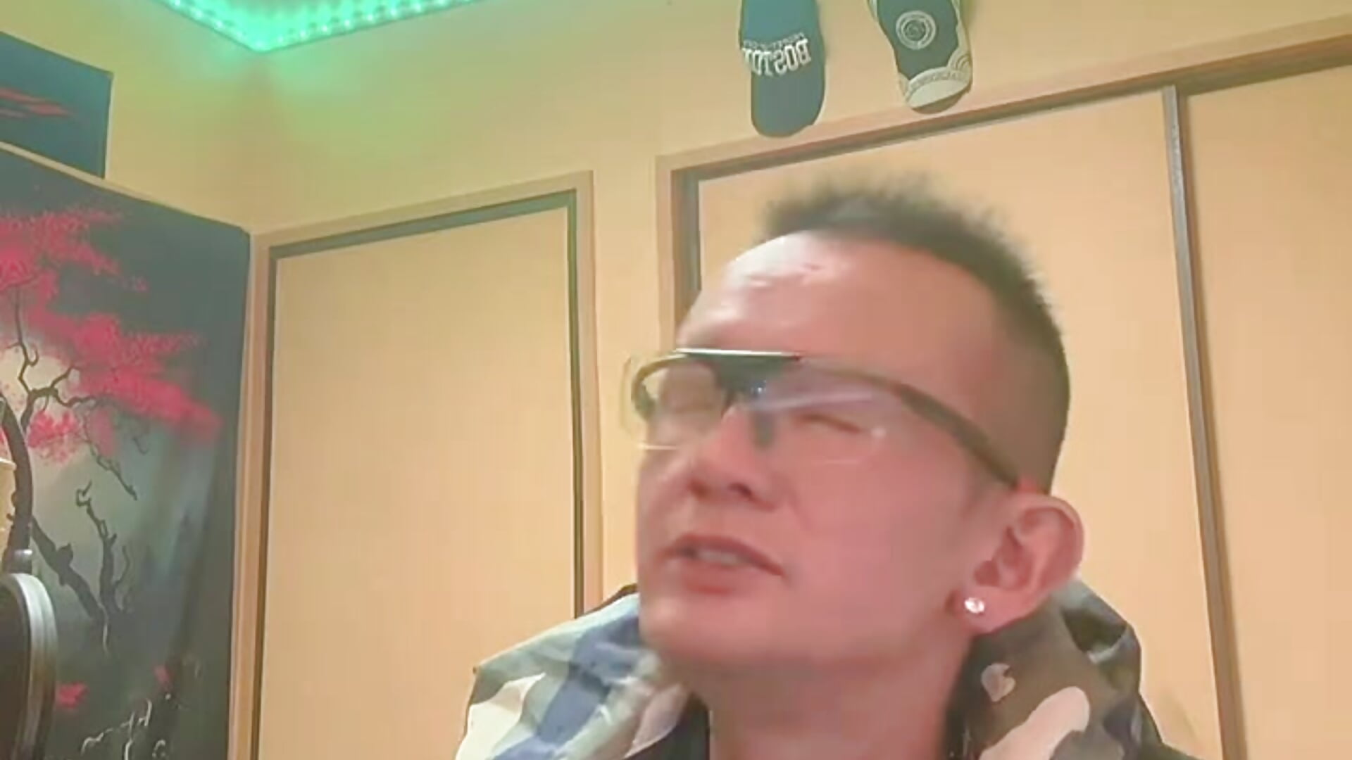 Troll Vui ve — filmik LaoHiCute, modela(-lki) na kamerkach