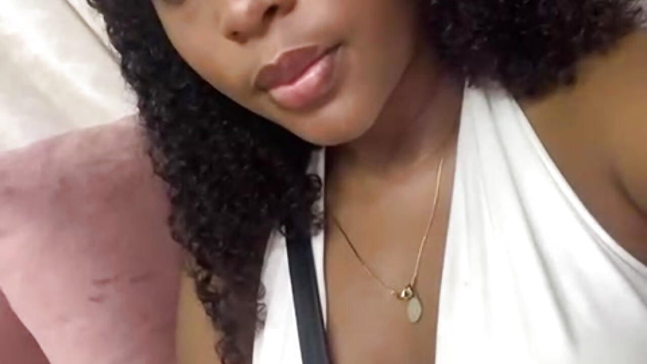 me - відео від вебкаммоделі cairiona