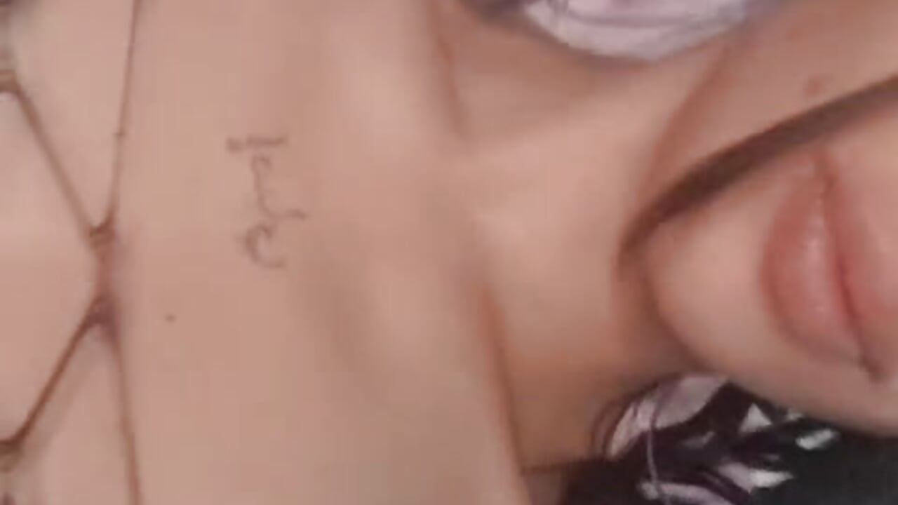 Kiss me 🫦 - відео від вебкаммоделі stefania1_moon