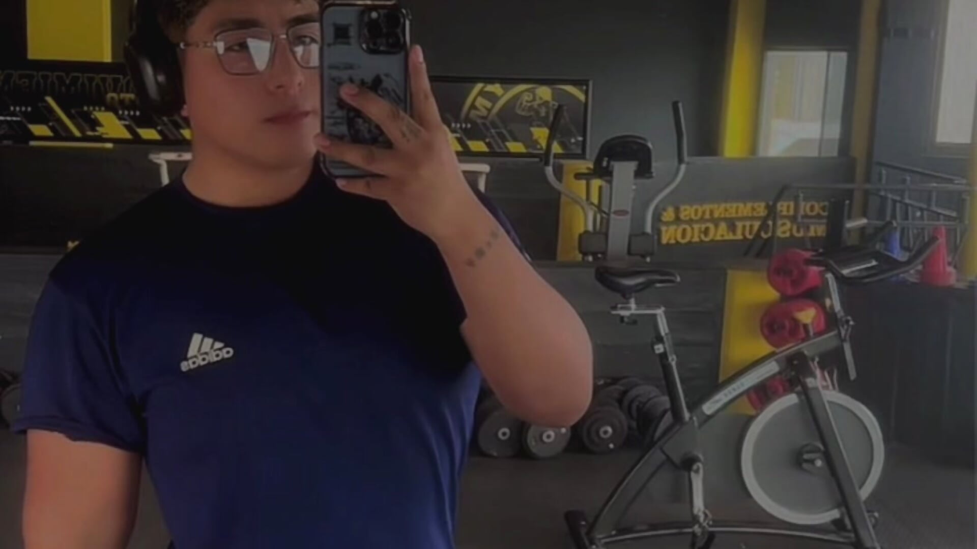 CE9A5B31-5C3D-4AD9-96FB-F7BDB43C5143 – video af Aquiles69xx cam-model