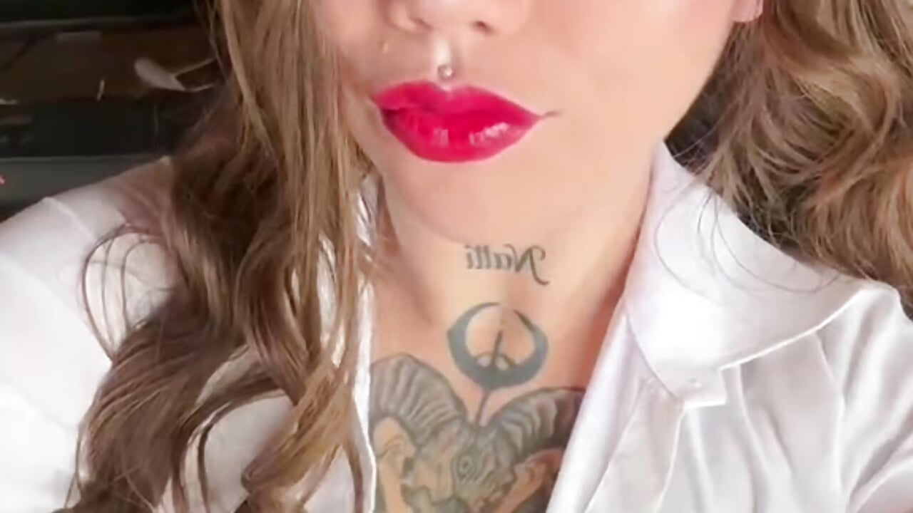 hot blonde for you😈😍－カメラキャストのLissiblomの動画