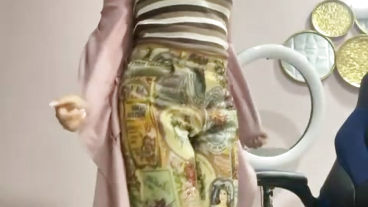 Ivone - video oleh model kamera Magic_ivone