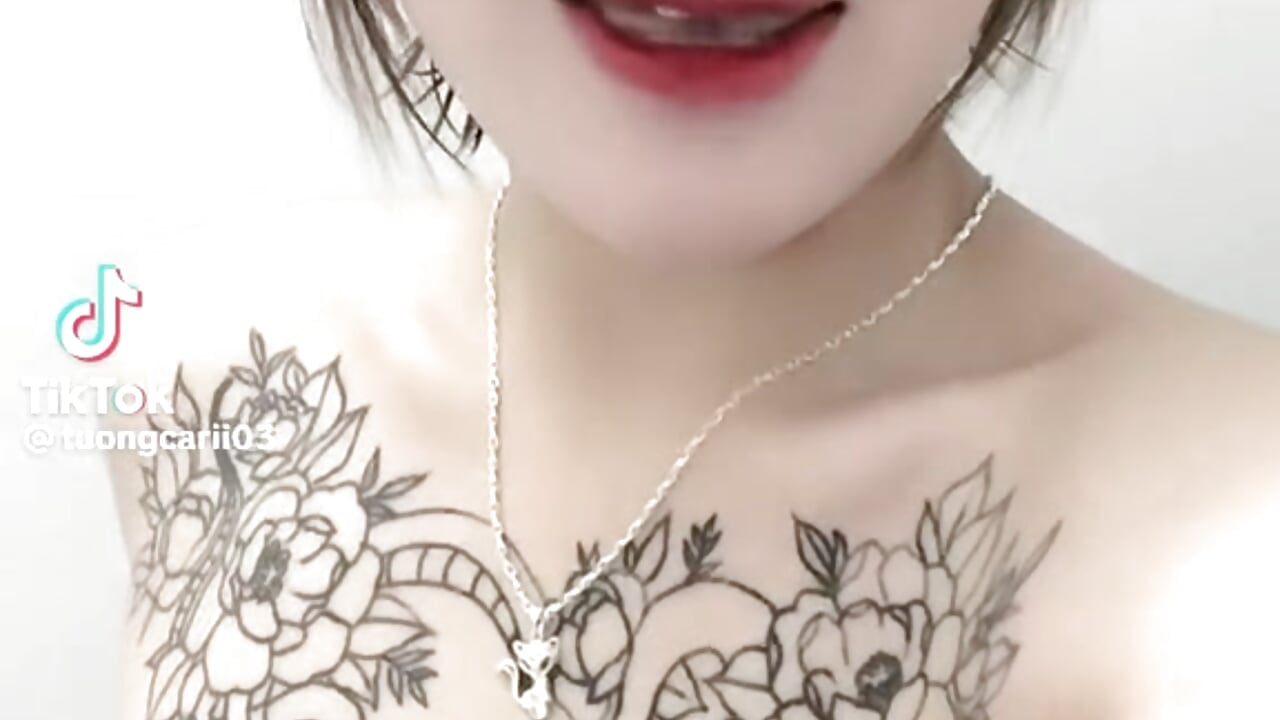 yennguyenbg 님 - 트렌드 중인 캠모델 비디오  240개