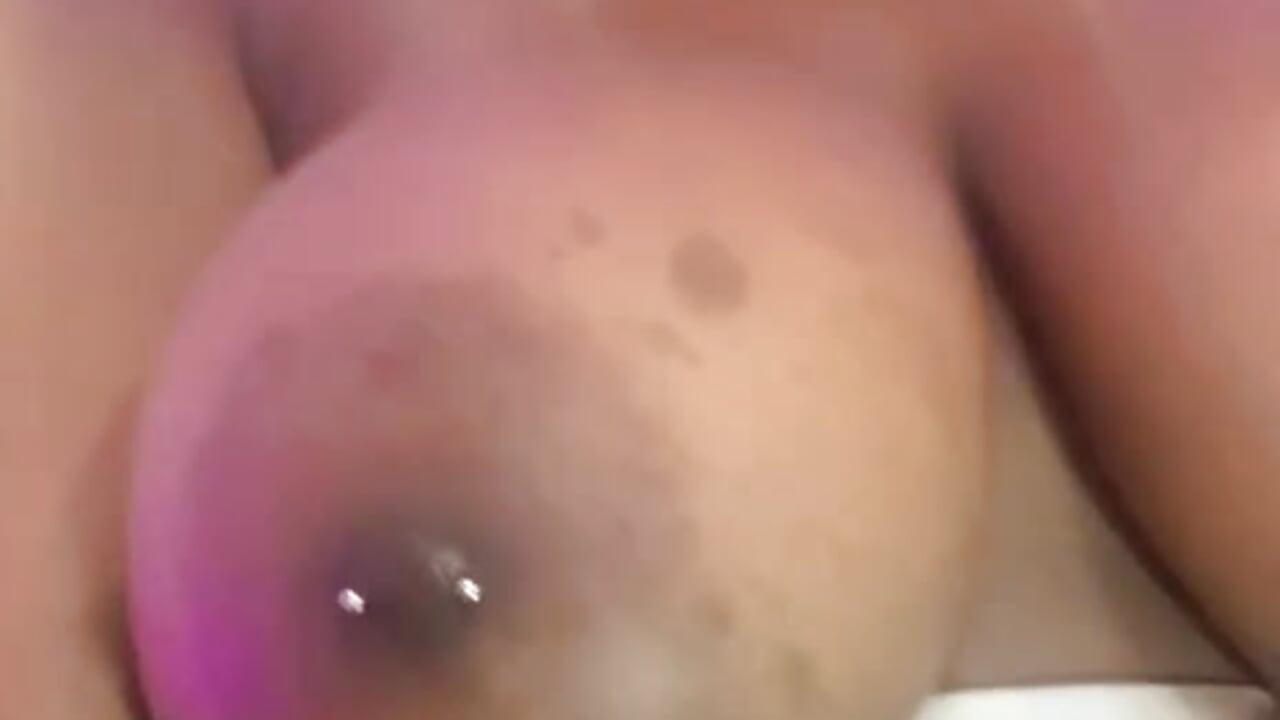 Nipples piercings - video oleh model kamera Aitana_Oliveira