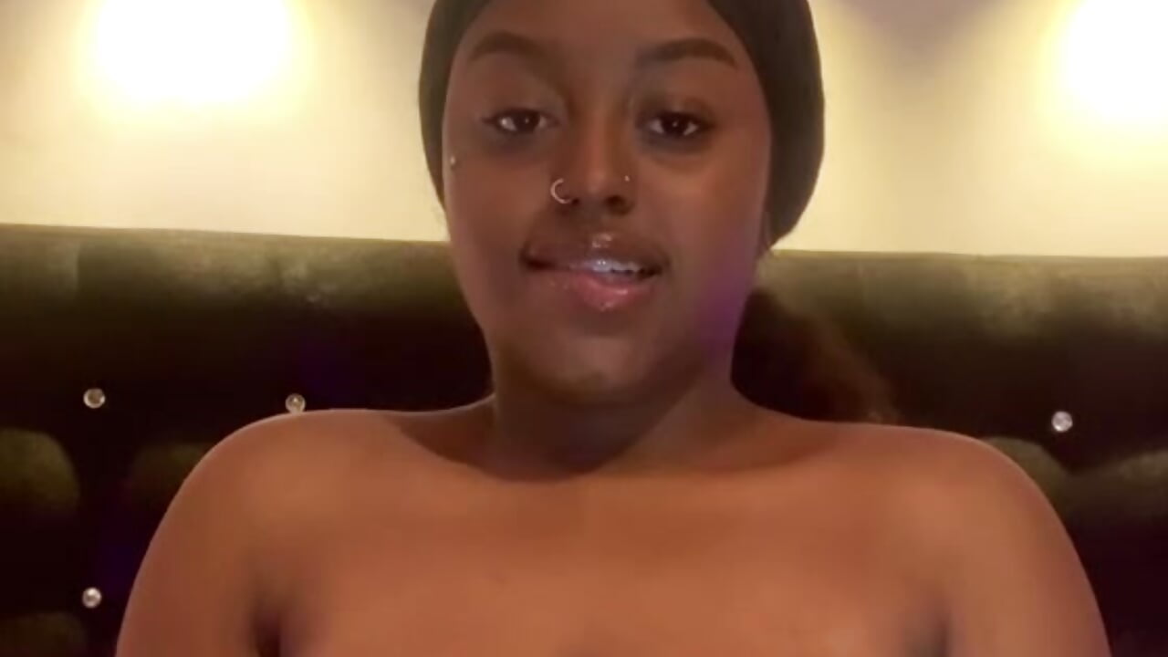 Happy day darling! 💋🌷 - video oleh model kamera Aitana_Oliveira