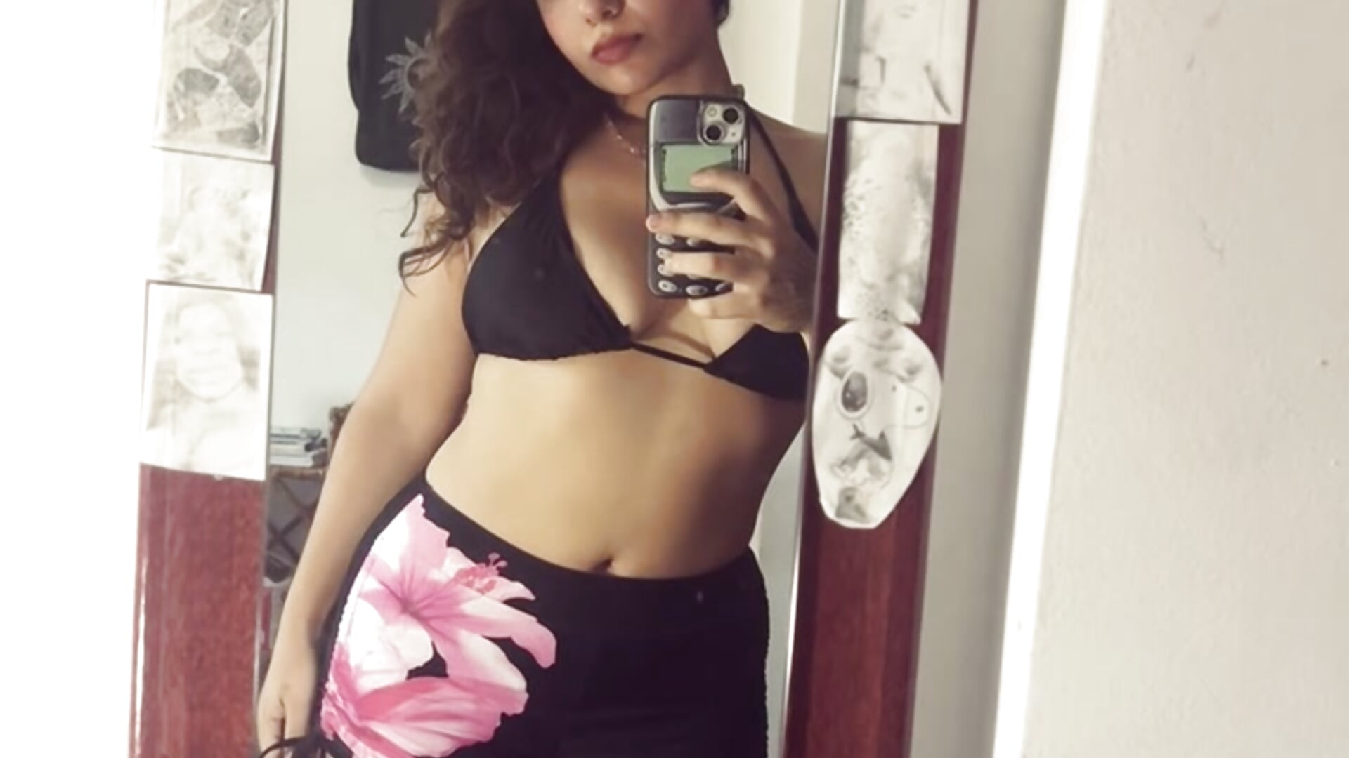 A0A1037C-42A6-4F43-9F33-ABE98E095D5F — filmik honeymuse, modela(-lki) na kamerkach